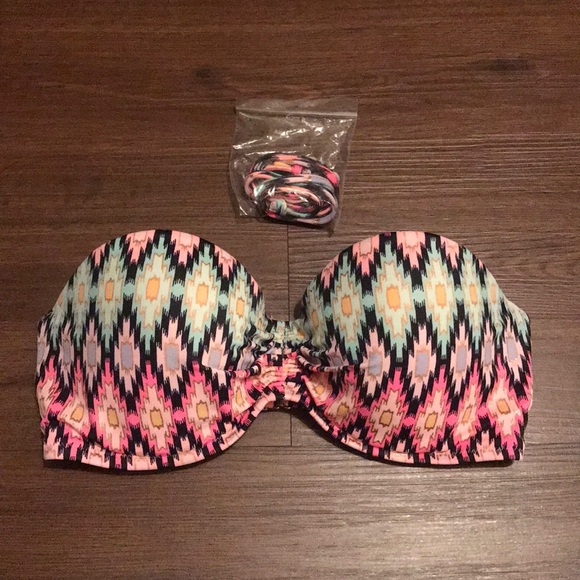 Victoria’s Secret Bandeau Swim Top w/Strap - Picture 1 of 4
